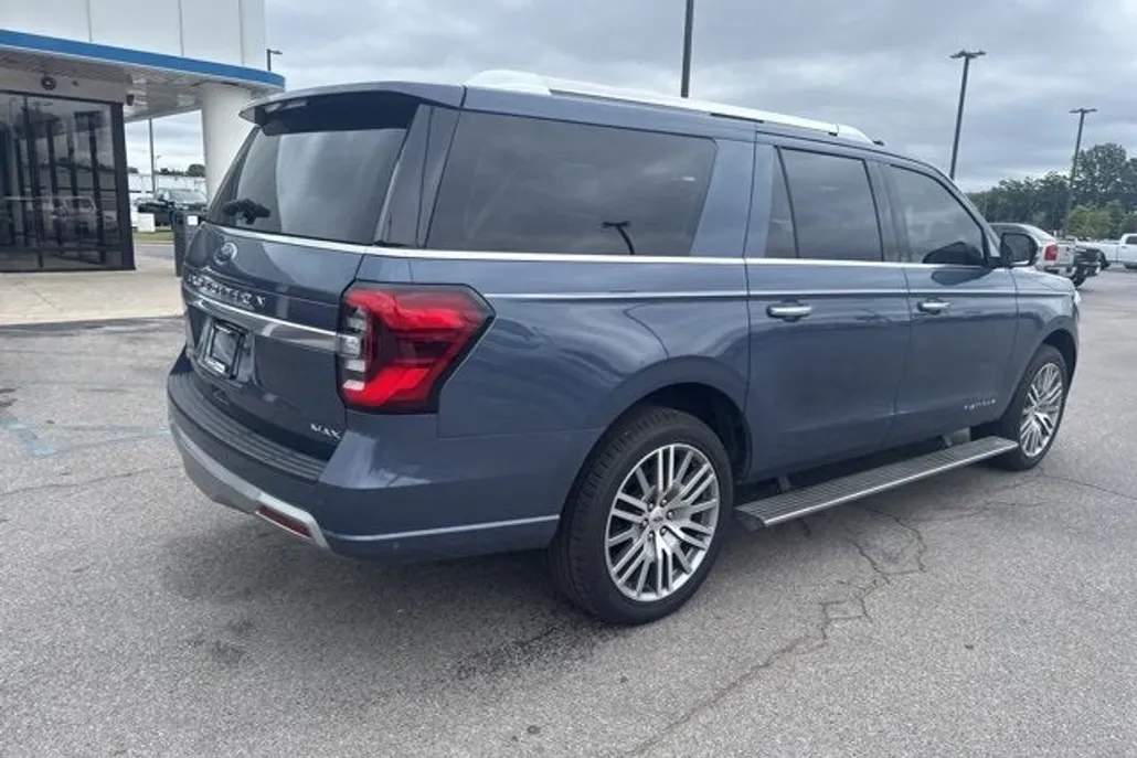 2022 Ford Expedition MAX Platinum photo 1