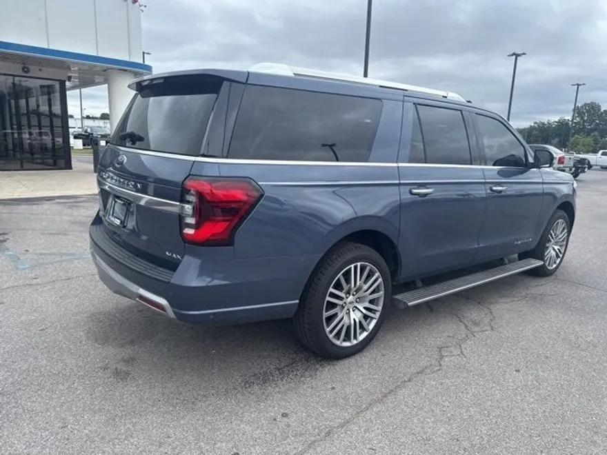 2022 Ford Expedition MAX Platinum photo 1