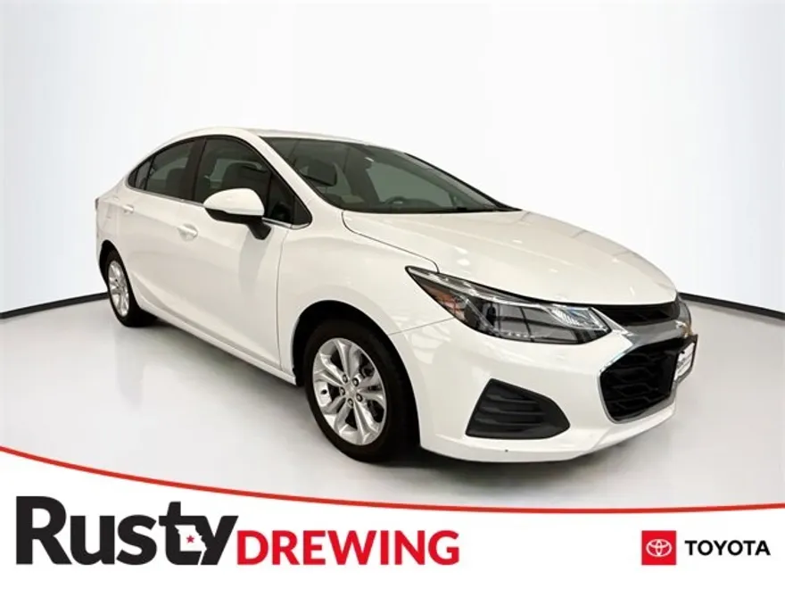 2019 Chevrolet Cruze LT photo 1