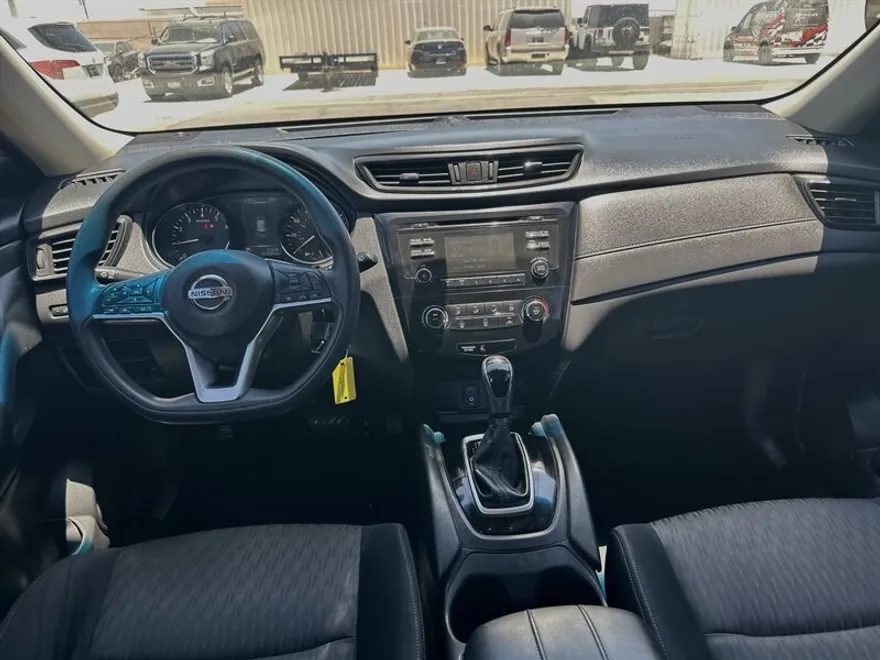 2017 Nissan Rogue S photo 1