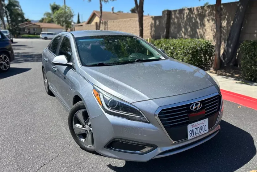 2016 Hyundai Sonata Plug-In Hybrid Limited photo 1