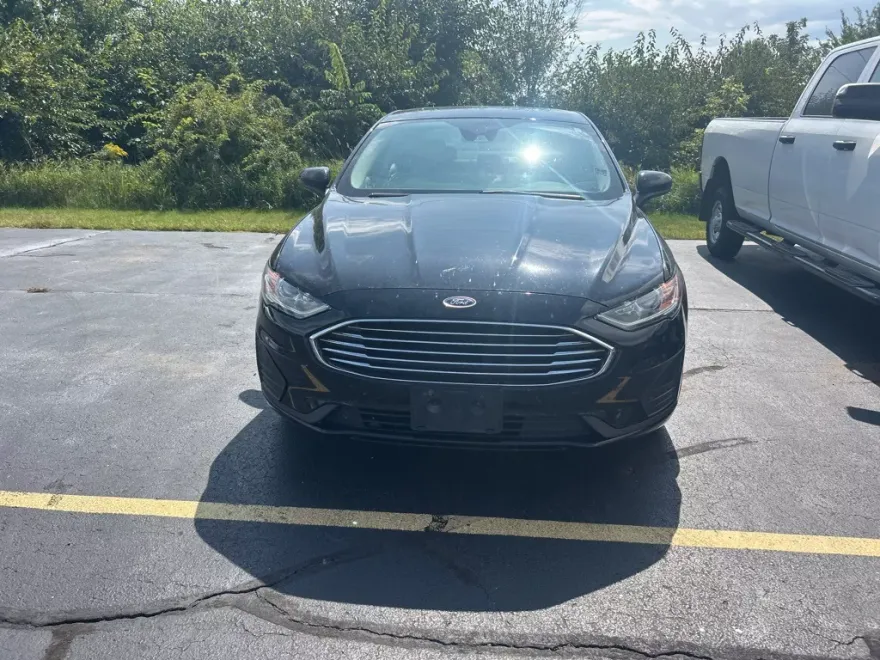 2019 Ford Fusion SE photo 1