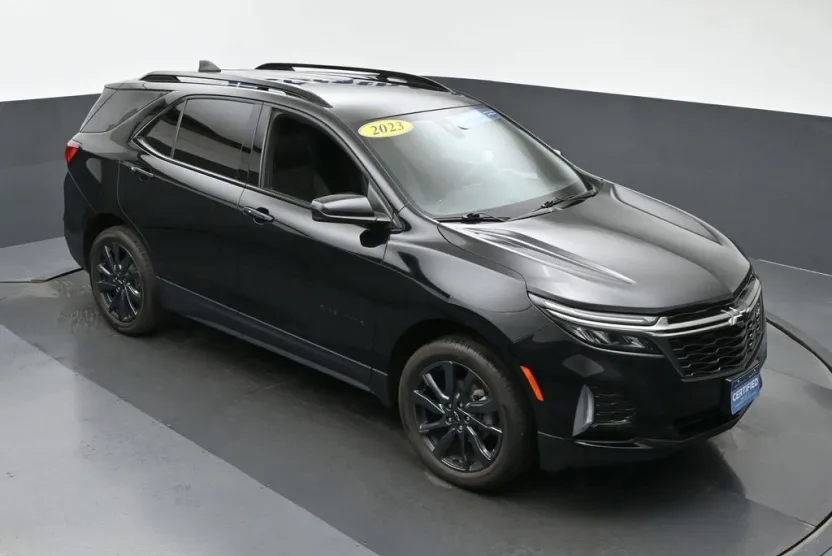 2023 Chevrolet Equinox RS photo 1