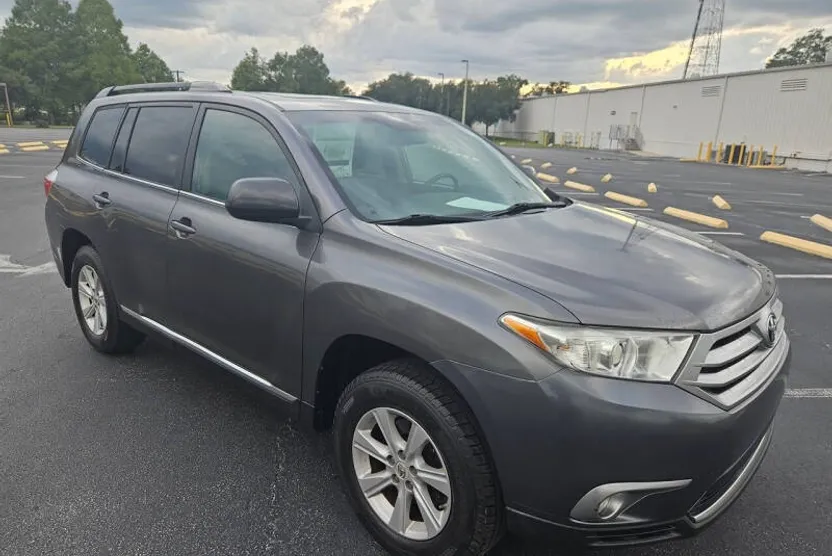 2011 Toyota Highlander Hybrid Base SE photo 1