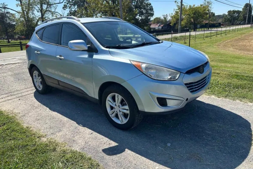 2011 Hyundai Tucson GLS photo 1