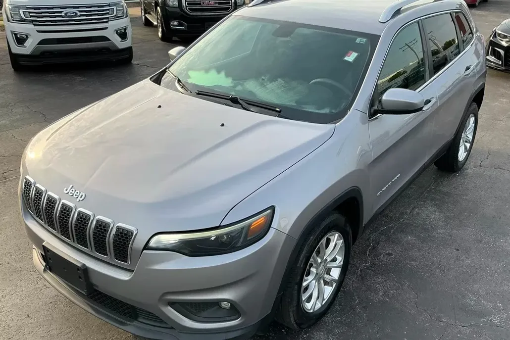 2019 Jeep Cherokee Latitude photo 1