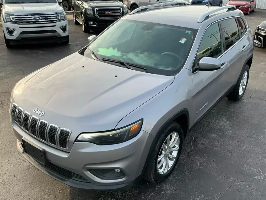 2019 Jeep Cherokee Latitude photo 1