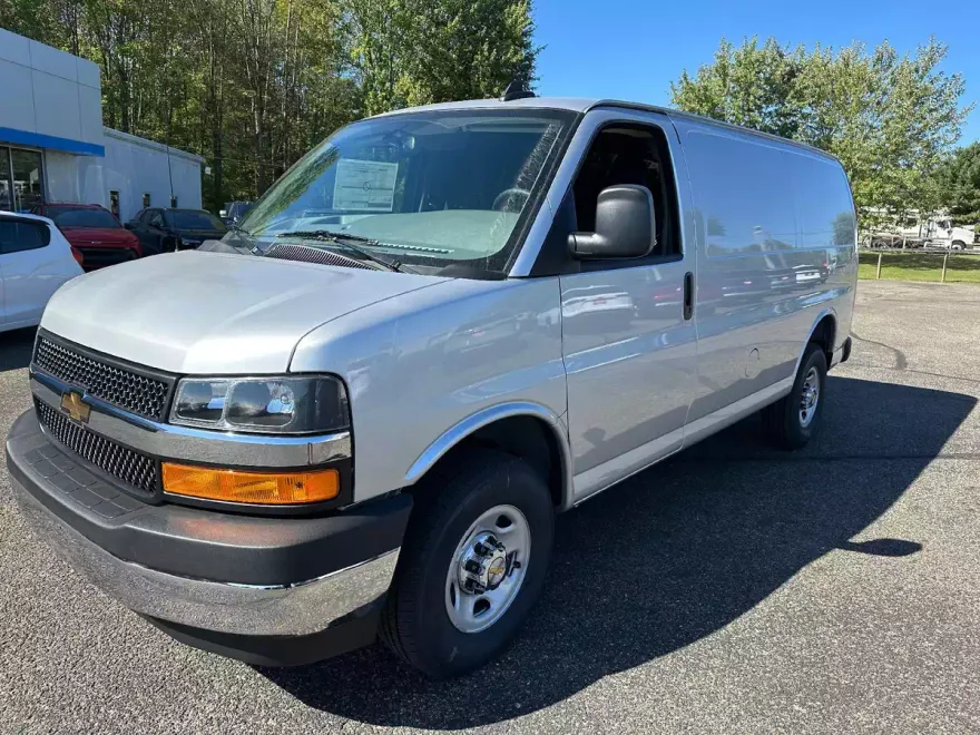 2025 Chevrolet Express Cargo 2500 Base photo 1