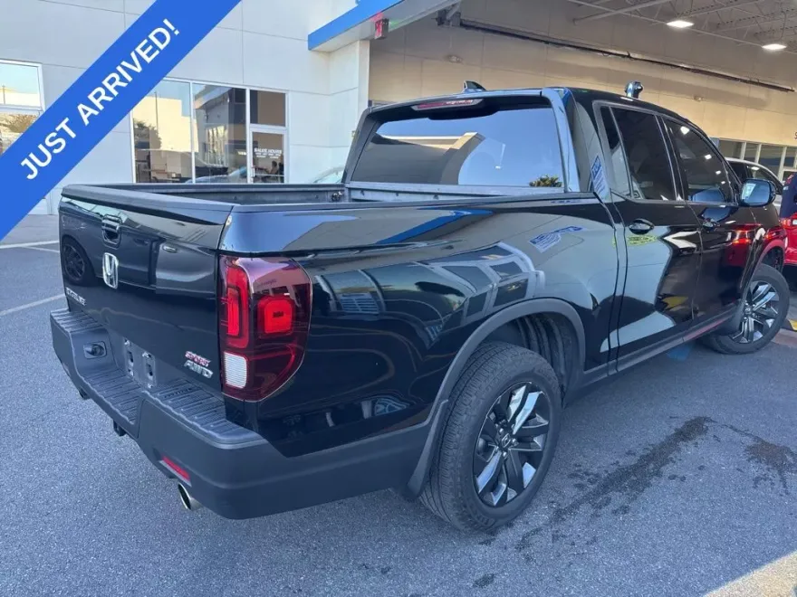2023 Honda Ridgeline Sport photo 1