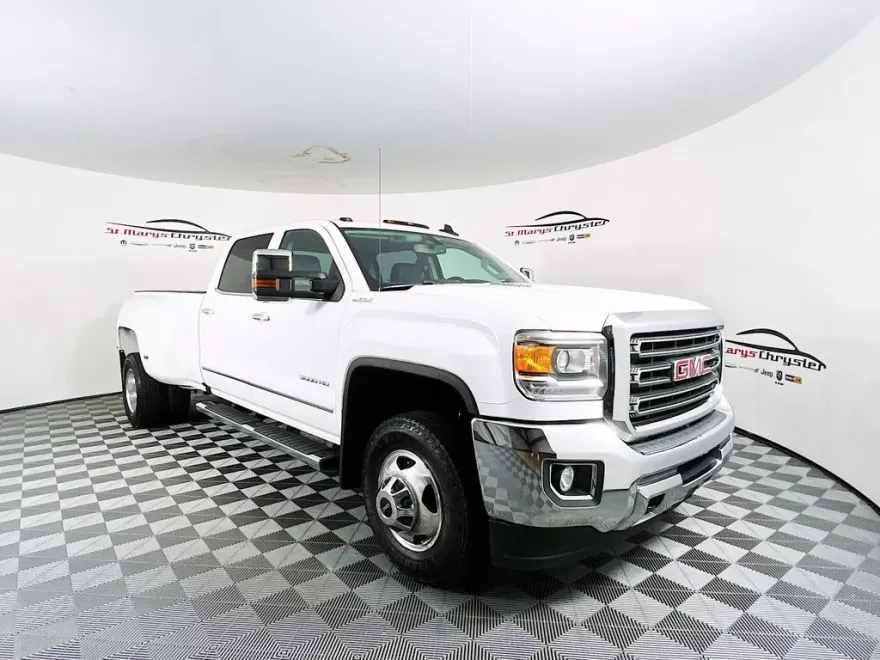 2016 Gmc Sierra SLT photo 1
