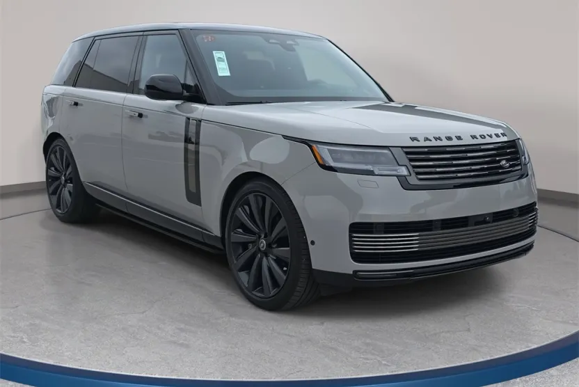 2025 Land Rover Range Rover SV photo 1