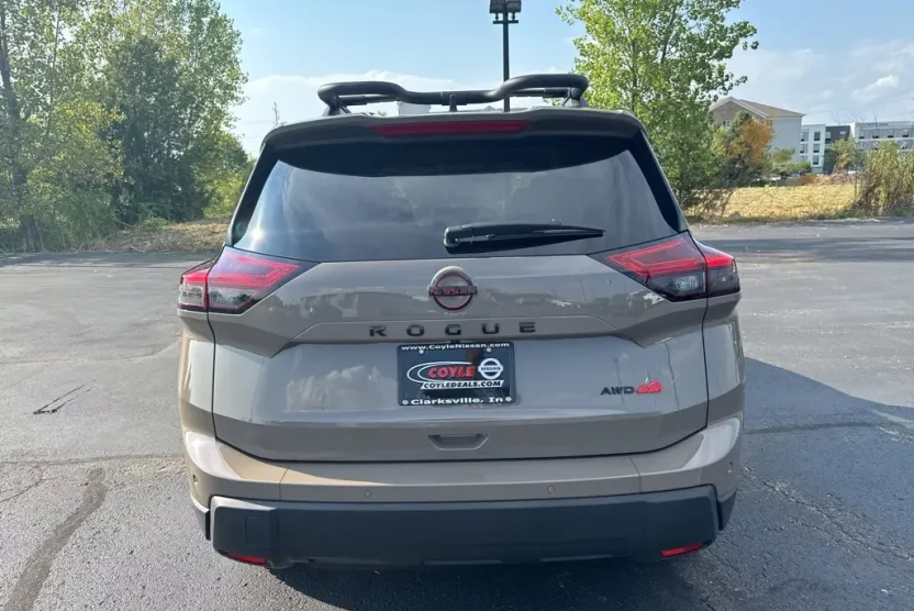2026 Nissan Rogue SV photo 1