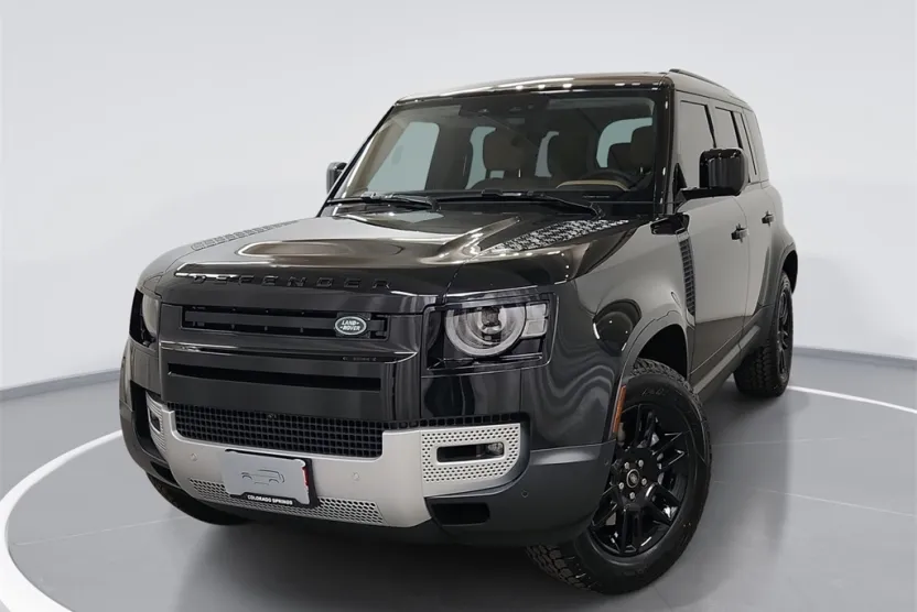 2025 Land Rover Defender 110 S photo 1