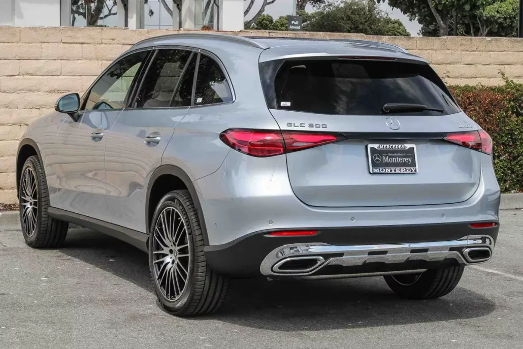 2025 Mercedes Benz GLC 300 4MATIC photo 1