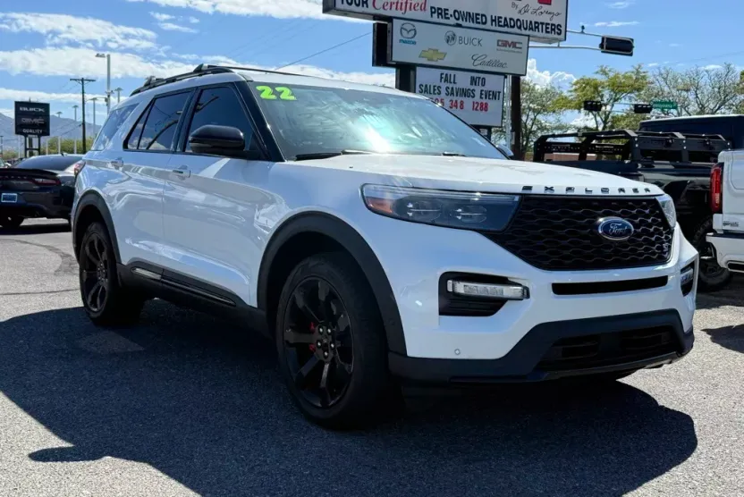 2022 Ford Explorer ST photo 1