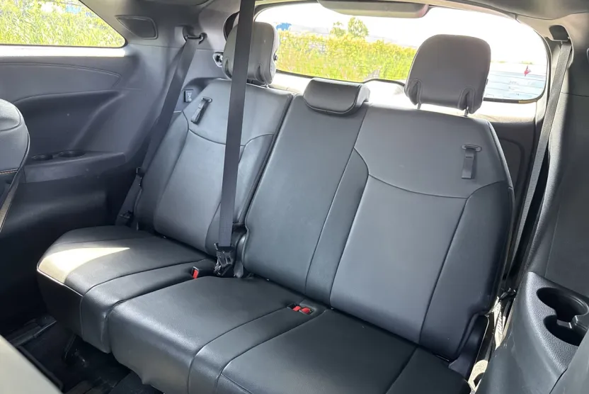 2022 Toyota Sienna XSE photo 1