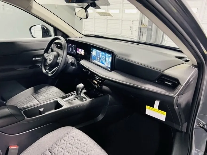 2026 Nissan Kicks SV photo 1