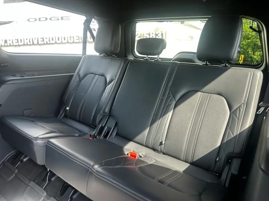 2024 Ford Expedition MAX Platinum photo 1
