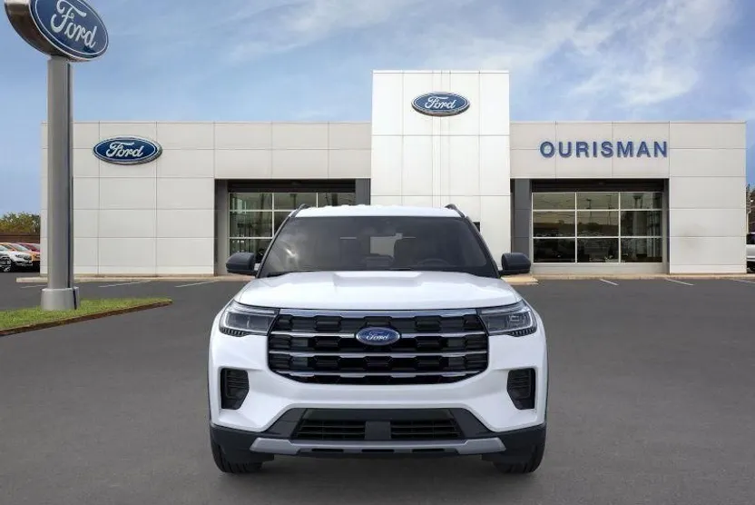 2025 Ford Explorer photo 1