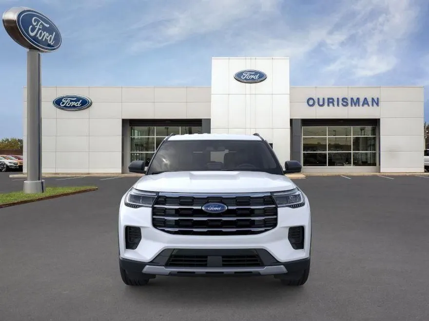 2025 Ford Explorer photo 1