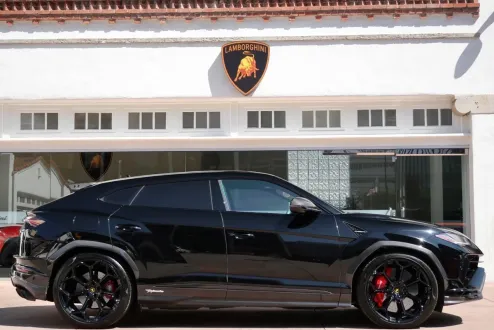 2024 Lamborghini Urus Performante photo 2
