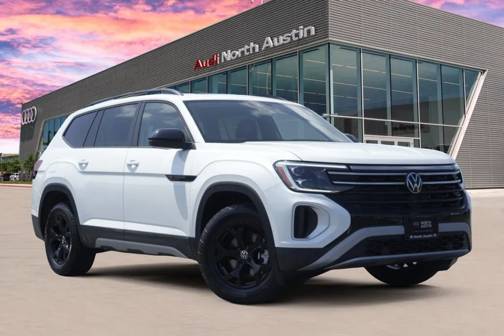 2024 Volkswagen Atlas Peak Edition SEL photo 1