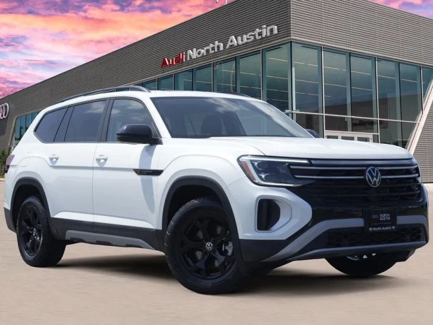 2024 Volkswagen Atlas Peak Edition SEL photo 1