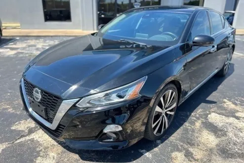 2020 Nissan Altima 2.5 Platinum photo 2