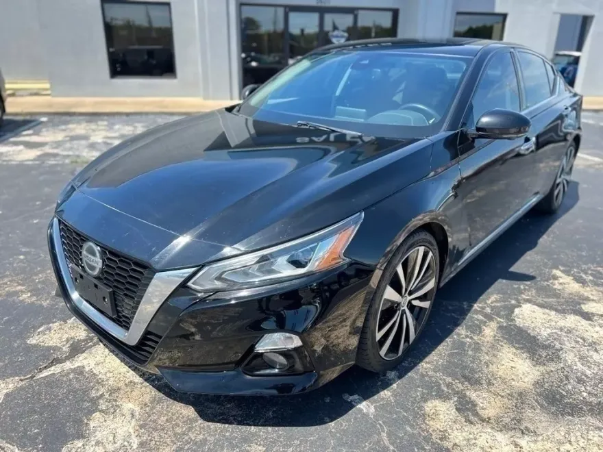 2020 Nissan Altima 2.5 Platinum photo 2