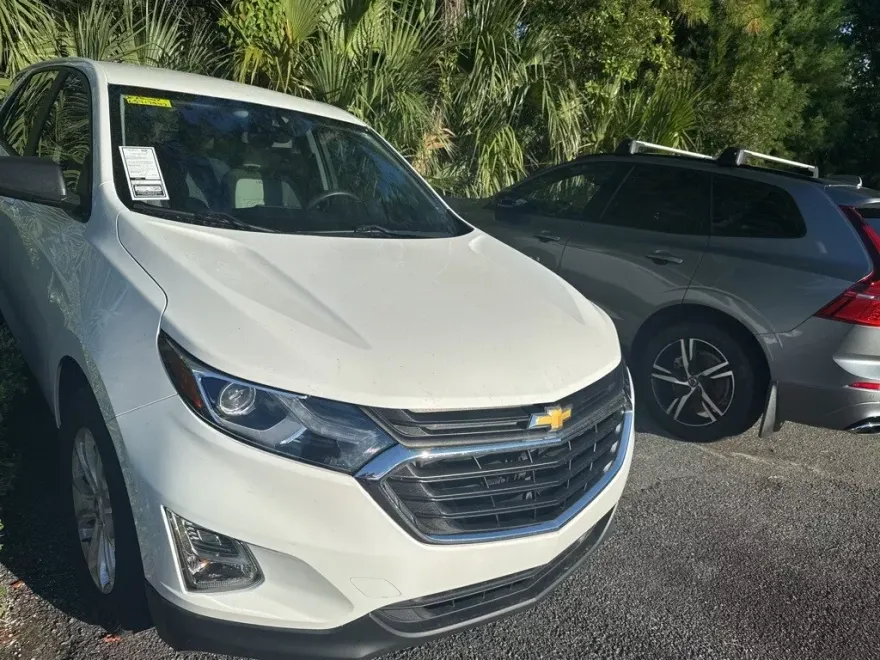 2020 Chevrolet Equinox LS photo 1