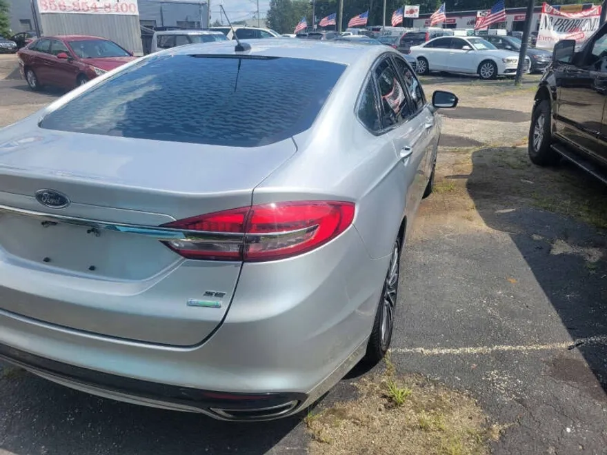 2017 Ford Fusion SE photo 1