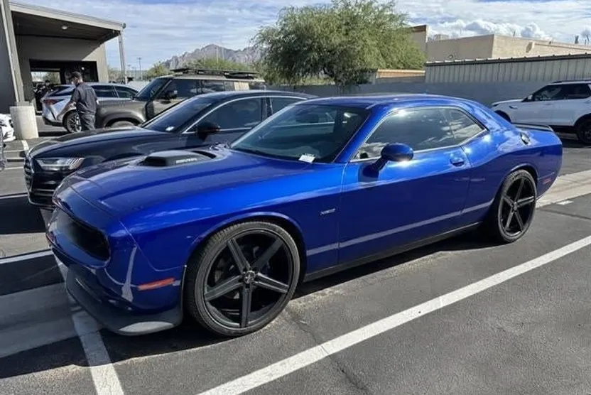 2019 Dodge Challenger R/T photo 1