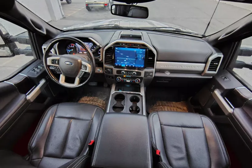 2022 Ford F-350 Lariat photo 1
