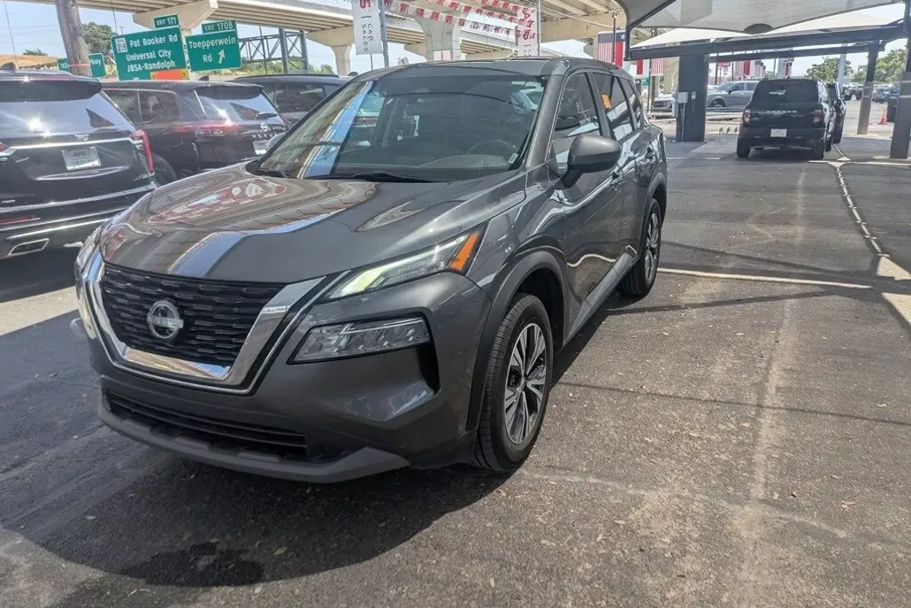2023 Nissan Rogue SV photo 1