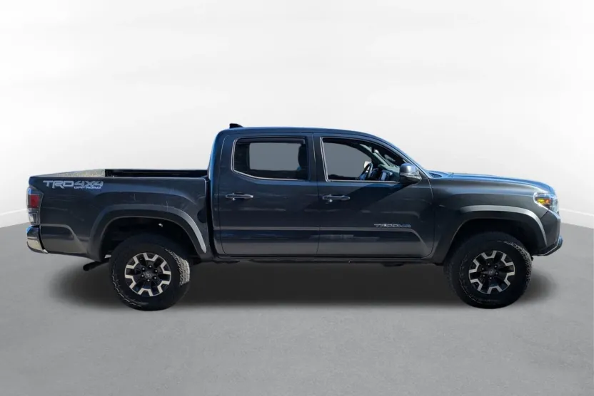 2022 Toyota Tacoma TRD Off-Road V6 photo 1