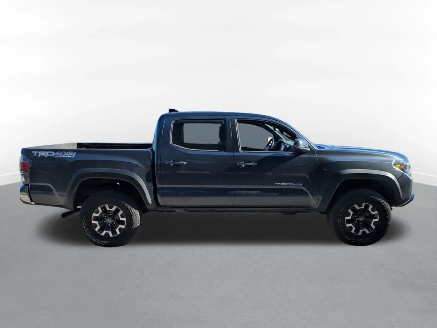 2022 Toyota Tacoma TRD Off-Road V6 photo 1