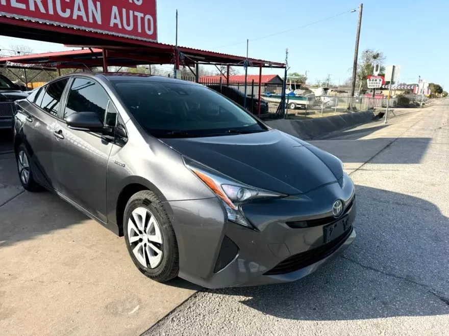 2018 Toyota Prius Two Eco photo 1