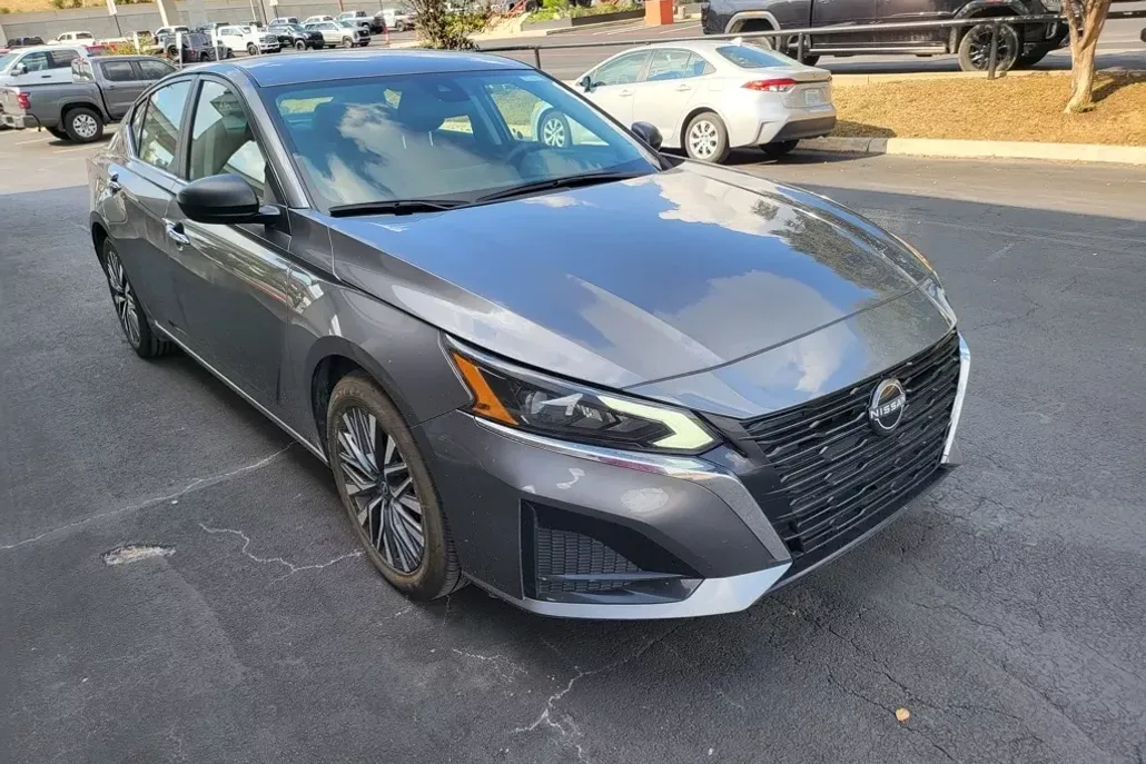 2024 Nissan Altima 2.5 SV photo 1