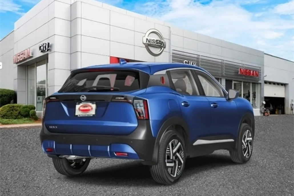 2025 Nissan Kicks SV photo 1