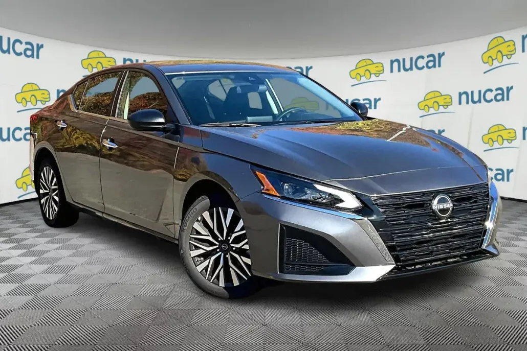 2024 Nissan Altima 2.5 SV photo 1
