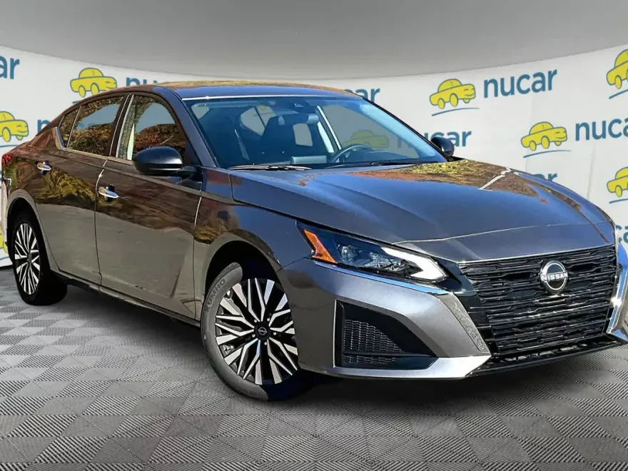 2024 Nissan Altima 2.5 SV photo 1