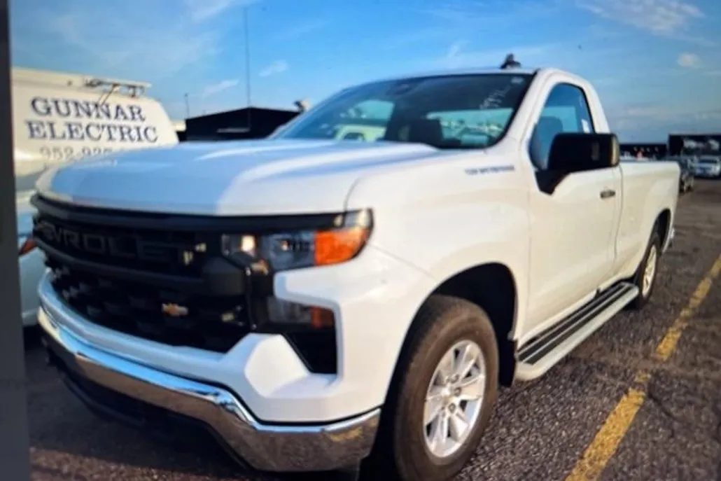2024 Chevrolet Silverado 1500 photo 1