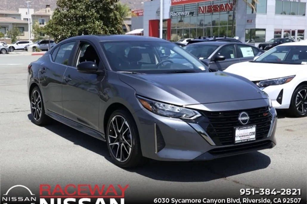 2025 Nissan Sentra SR photo 1