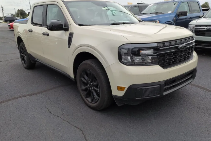 2024 Ford Maverick XLT photo 1