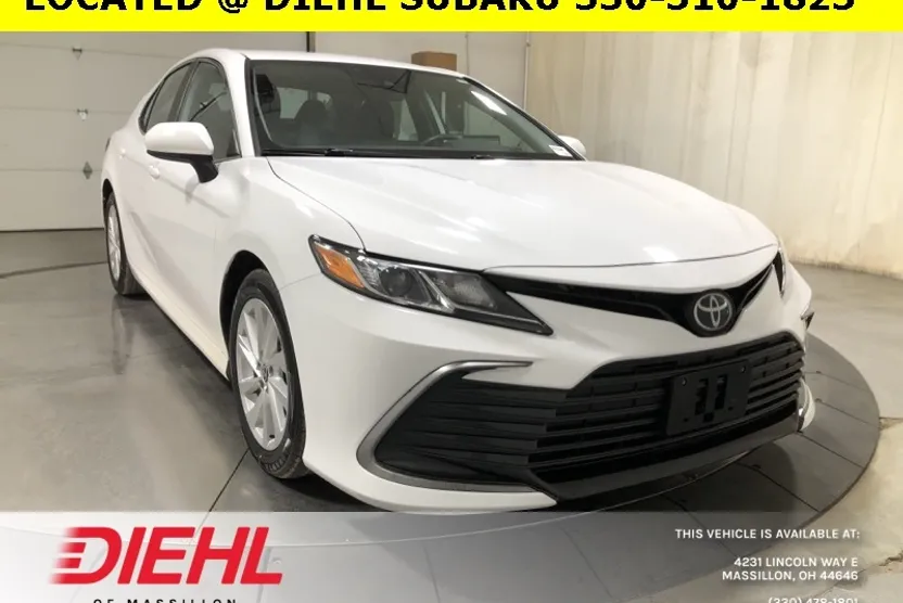 2022 Toyota Camry LE photo 1