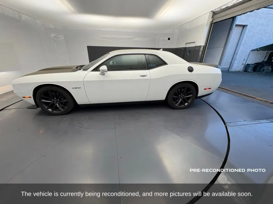 2021 Dodge Challenger R/T photo 1