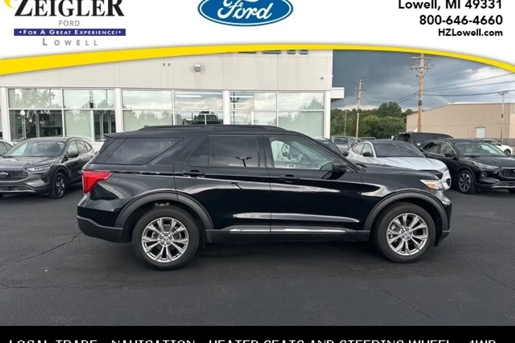 2023 Ford Explorer XLT photo 1