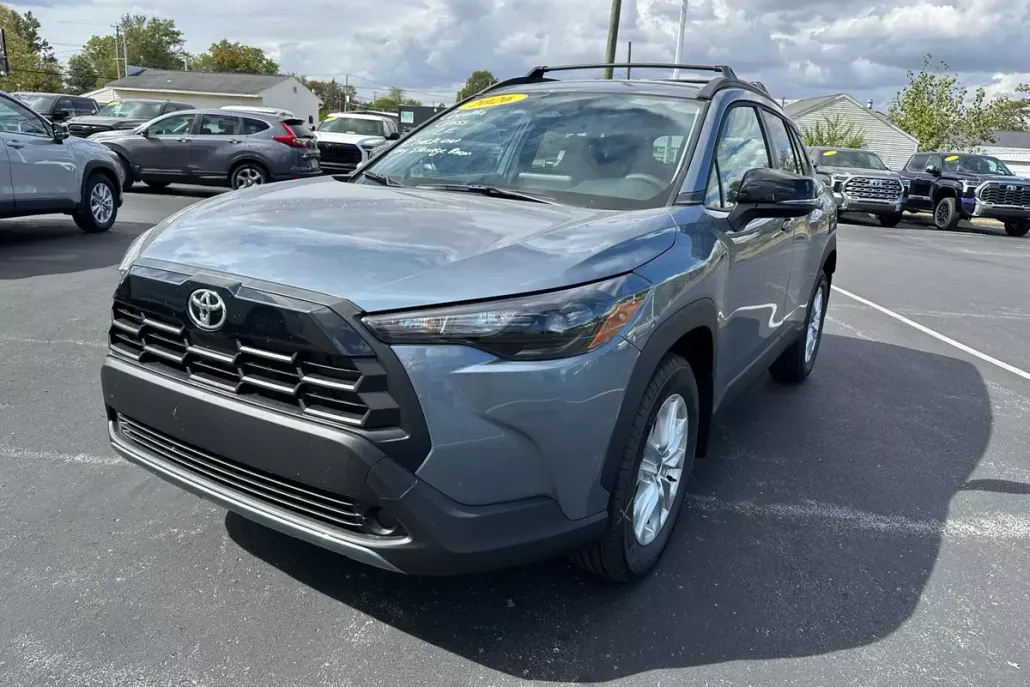 2026 Toyota Corolla Cross LE photo 1