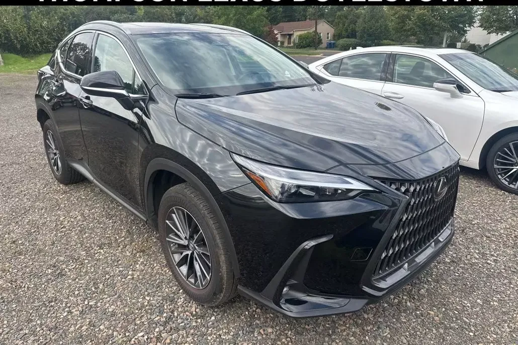 2022 Lexus NX 350 photo 1