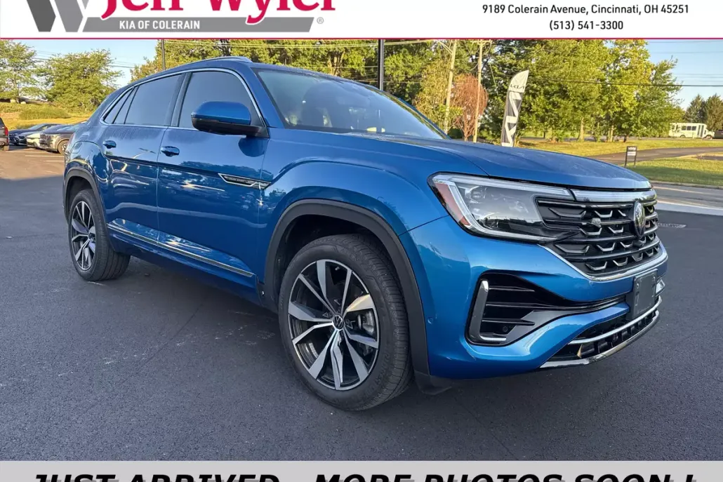 2024 Volkswagen Atlas Cross Sport SEL Premium R-Line photo 1